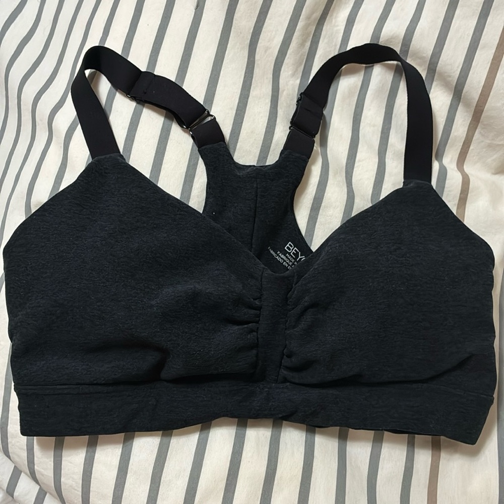 Beyond Yoga Spacedye On Center Sports Bra Darkest Night Gray Size small